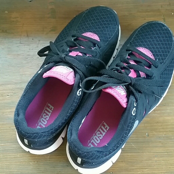 Nike Shoes - Nike Flex 2013 Run Running Shoes